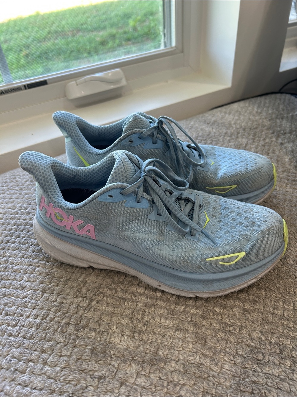 Hoka Womens Clifton 9 Running Shoes Size 9.5 B Blue Pink Dusk Twilight